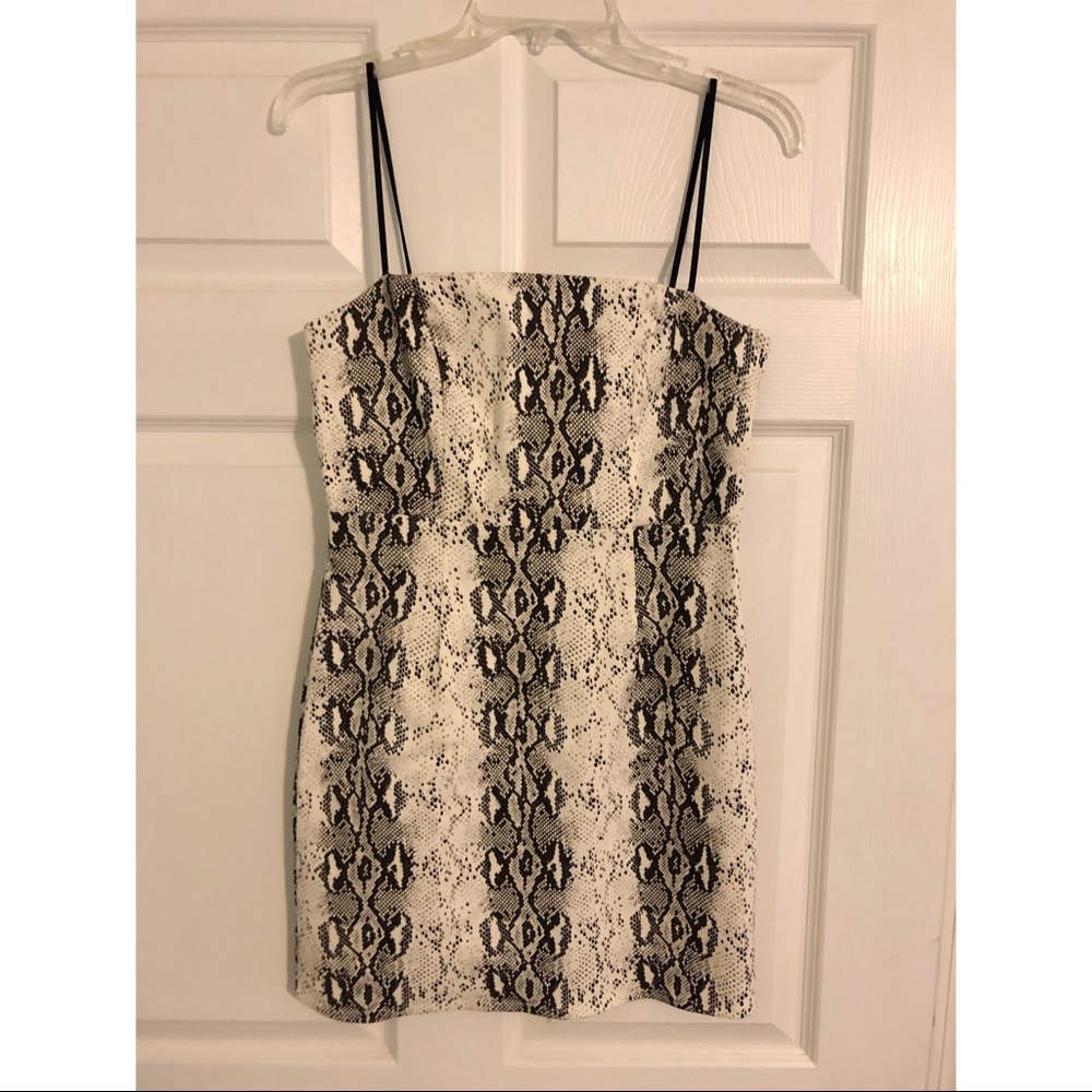 Style rack snake print dress. Size medium